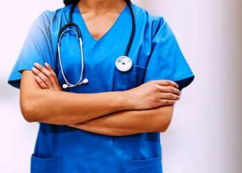 नर्सिंग आहात? तर तुम्हाला मिळू शकतो 45000 रुपयांपर्यंत पगार, फक्त 125 रुपयांत करा अर्ज.