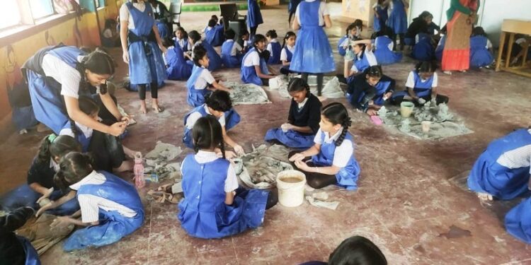 पाचगणीत शाडू मातीपासून गणेश मूर्ती कार्यशाळा संपन्न