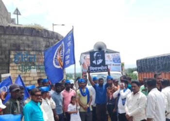 डॉ. आंबेडकरांच्या नावाच्या कमानीला विरोध; सांगलीच्या दीडशे कुटुंबांनी सोडलं गाव; लाँग मार्च भोरमध्ये दाखल