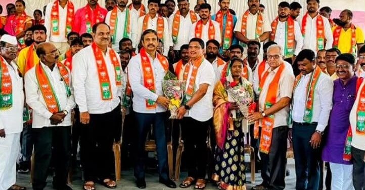 जिरेगावातील २०० कार्यकर्त्यांचा भाजपमध्ये प्रवेश