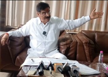 पुरंदरः आमदारांच्या आरोपांचे खंडन करीत, बैठकीला निमंत्रण नसल्याचा दावा चुकीचाचः मा. मंत्री विजय शिवतारे