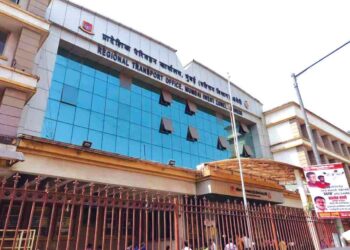 ‘पोलीस’, ‘पोलिसांचे बोधचिन्ह’ अथवा ‘महाराष्ट्र शासन’ वाहनावर लिहाल, तर कारवाईला सामोरे जाल