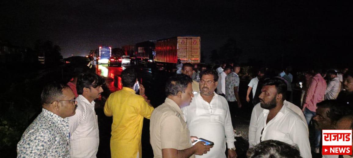 Breking News :पुणे-सातारा महामार्गावरील धांगवडी पुलावर खड्ड्यांचा प्रकोप, रात्रीचे दहा वाजता रास्ता रोको आंदोलन