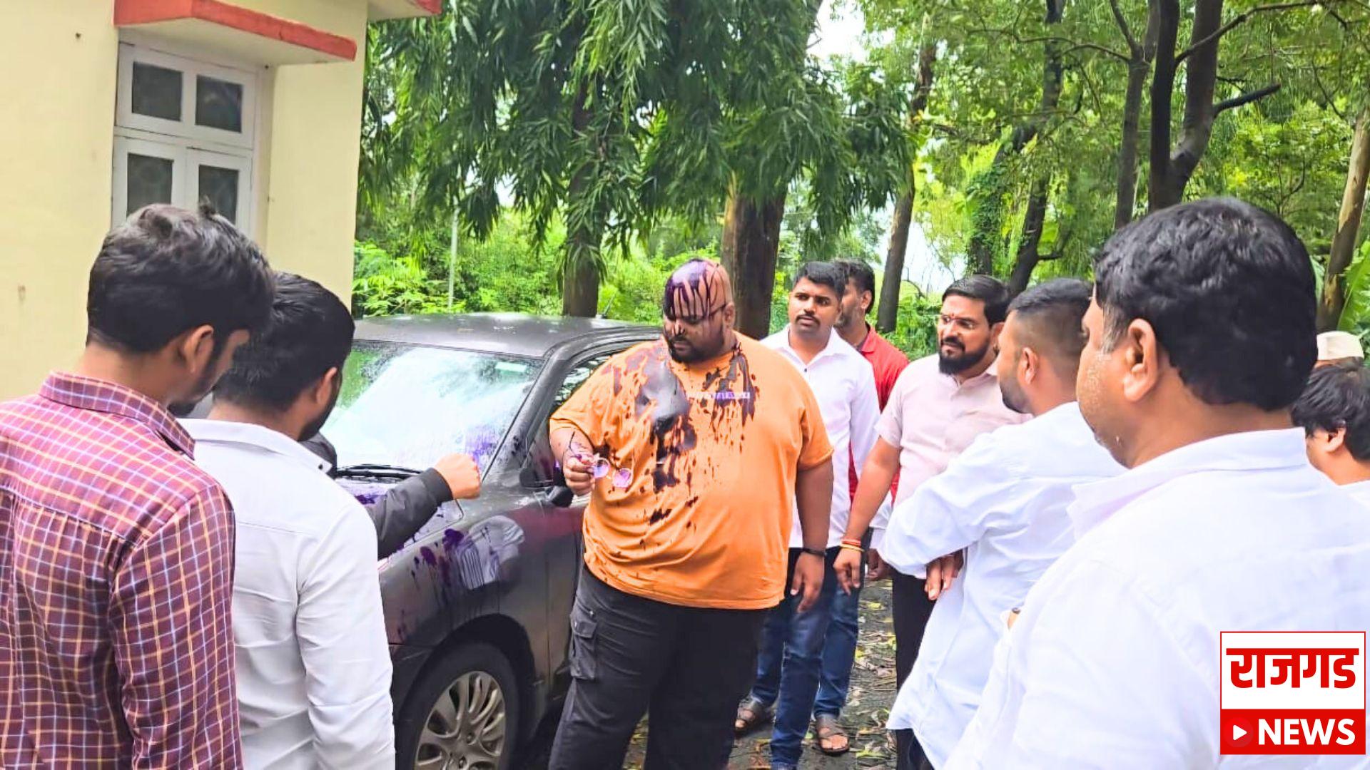 वेल्हा : अभियंता शाईफेक प्रकरणी काँग्रेसच्या कार्यकर्त्यांवर गुन्हा दाखल