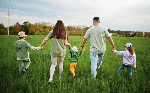 विशेष लेखः आनंददायी पालकत्व काळाची गरज