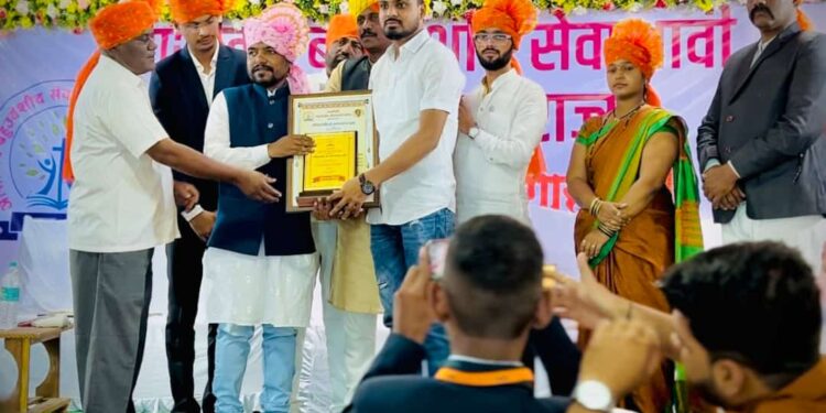 सामाजिक कार्याची दखल: डॅा. अण्णाभाऊ साठे युवा प्रेरणा पुरस्कारातील समाजभूषण पुरस्काराने साहिल काझी सन्मानित