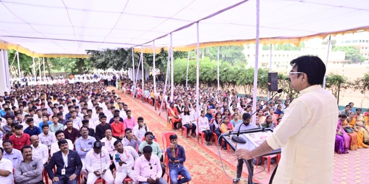 Indapur: जिजाऊ फेडरेशनच्या नोकरी महोत्सवात ३४१ युवकांना मिळाली नोकरी