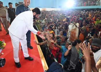 Pune: लाडकी बहिण योजनेचा शुभारंभ, मुख्यमंत्री-उपमुख्यमंत्री सहभागी