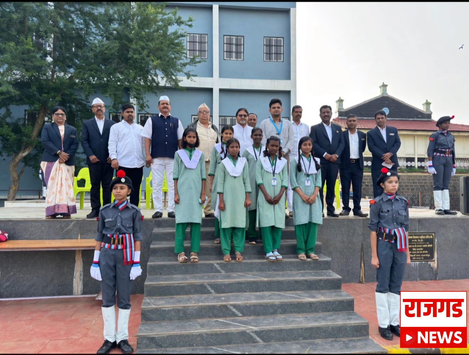 Bhor: कॅनरा(Canera)बँकेने केली गरीब विद्यार्थ्यांना आर्थिक मदत