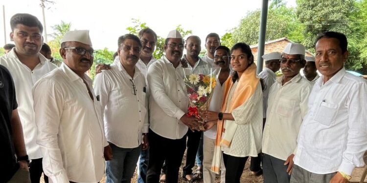 Jogavadi: सामाजिक कार्यकर्त्याची मुलगी बनली पोलीस