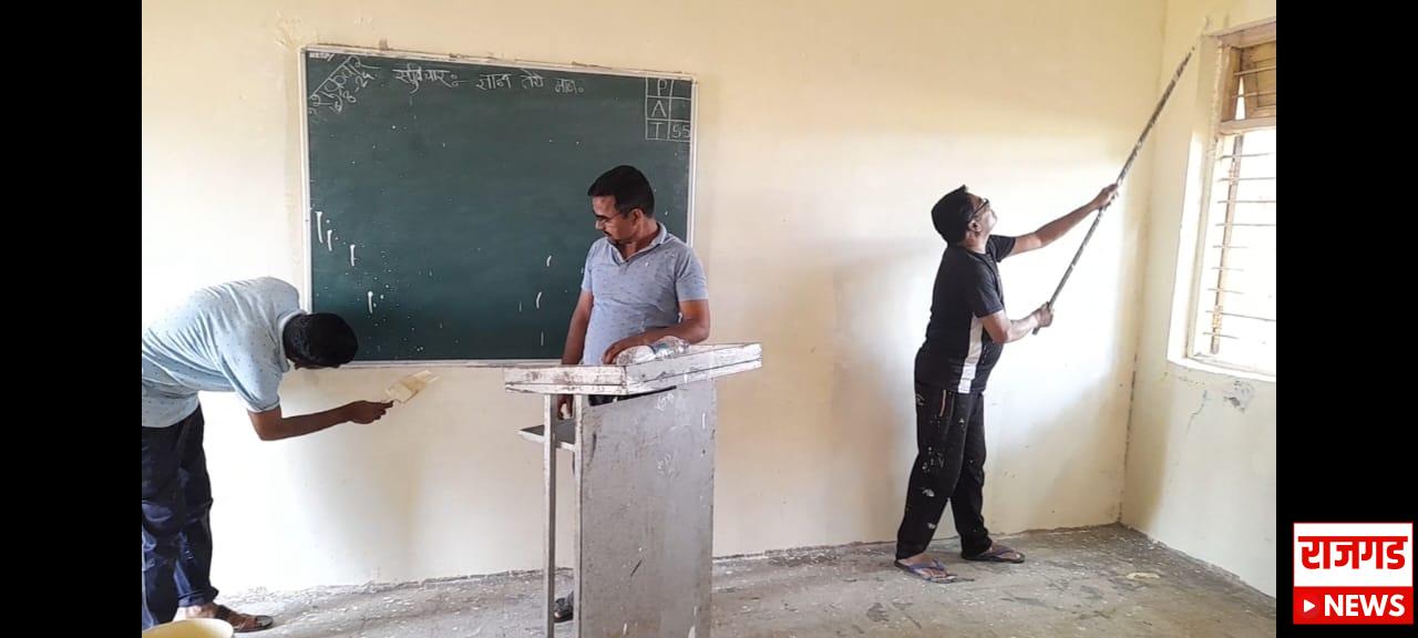 कौतुकास्पदः शिक्षकांनी केले शाळेतील वर्गखोल्यांचे रंगकाम; दोनच दिवसांत रंगविल्या ११ वर्गखोल्या