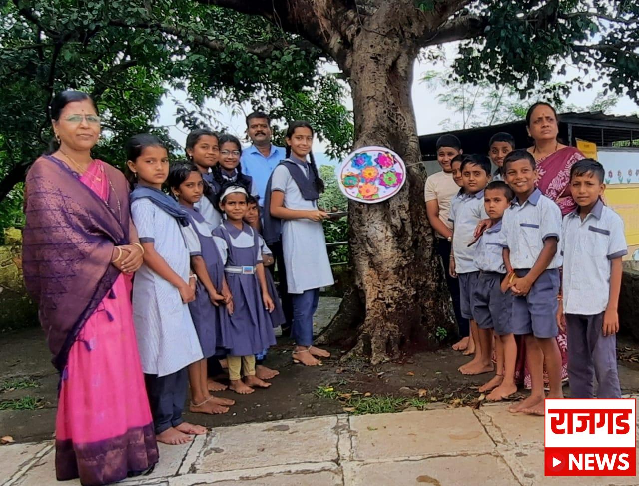 वाठारः झाडांना राखी बांधून विद्यार्थ्यांनी दिला वृक्षसंवर्धनाचा संदेश