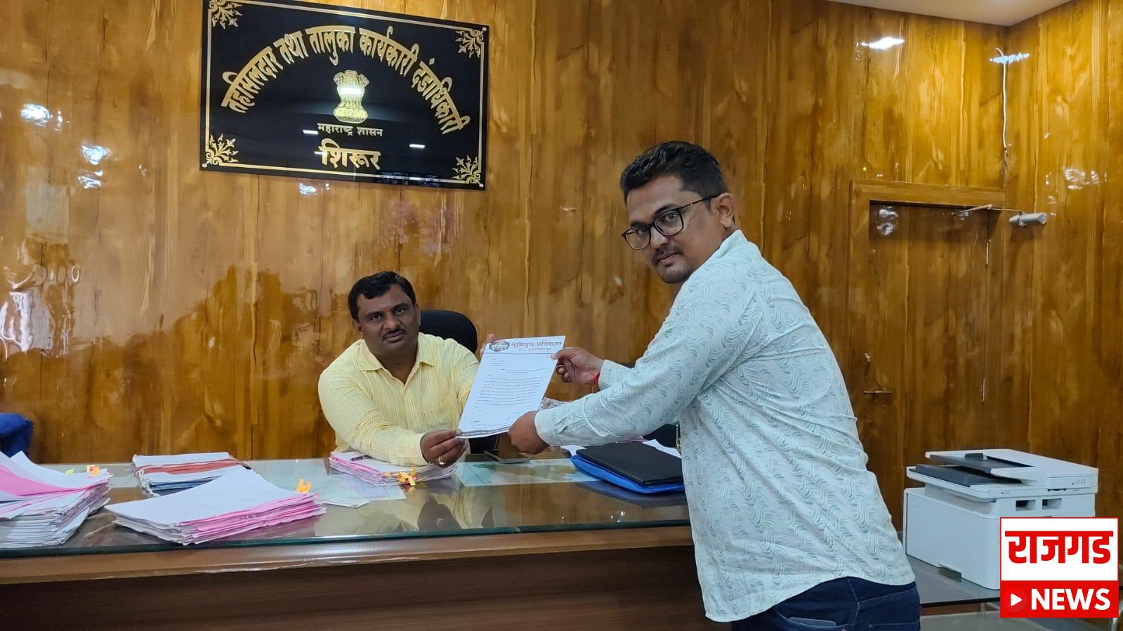 शालेय मुलींना बॅगमध्ये स्वसंरक्षण वस्तूला परवानगी द्या: भुमीपुत्र प्रतिष्ठाणच्या पदाधिकाऱ्यांची मुख्यमंत्र्यांकडे मागणी