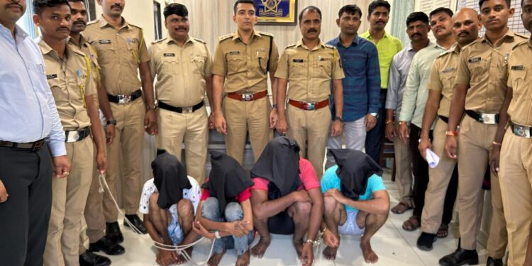 मोठी बातमी: कारमधून गांज्याची वाहतूक, ९८ किलोचा गांजा जप्त; पुणे ग्रामीण पोलिसांची धडाकेबाज कारवाई