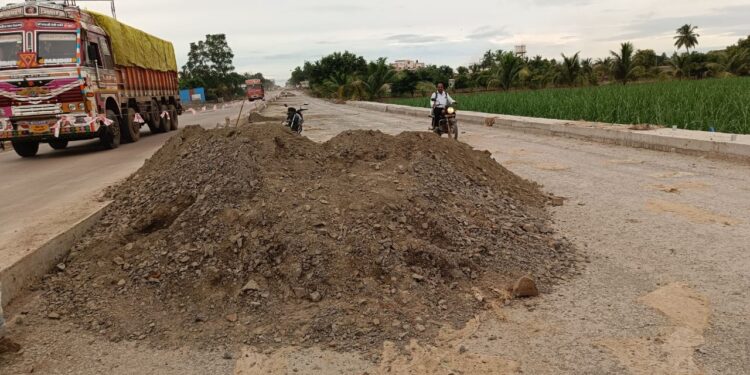 पारगांवः ठेकेदाराच्या हलगर्जीपणामुळे दुचाकीस्वाराचा मृत्यू, चौफुला-केडगाव महामार्गावरील अपघात