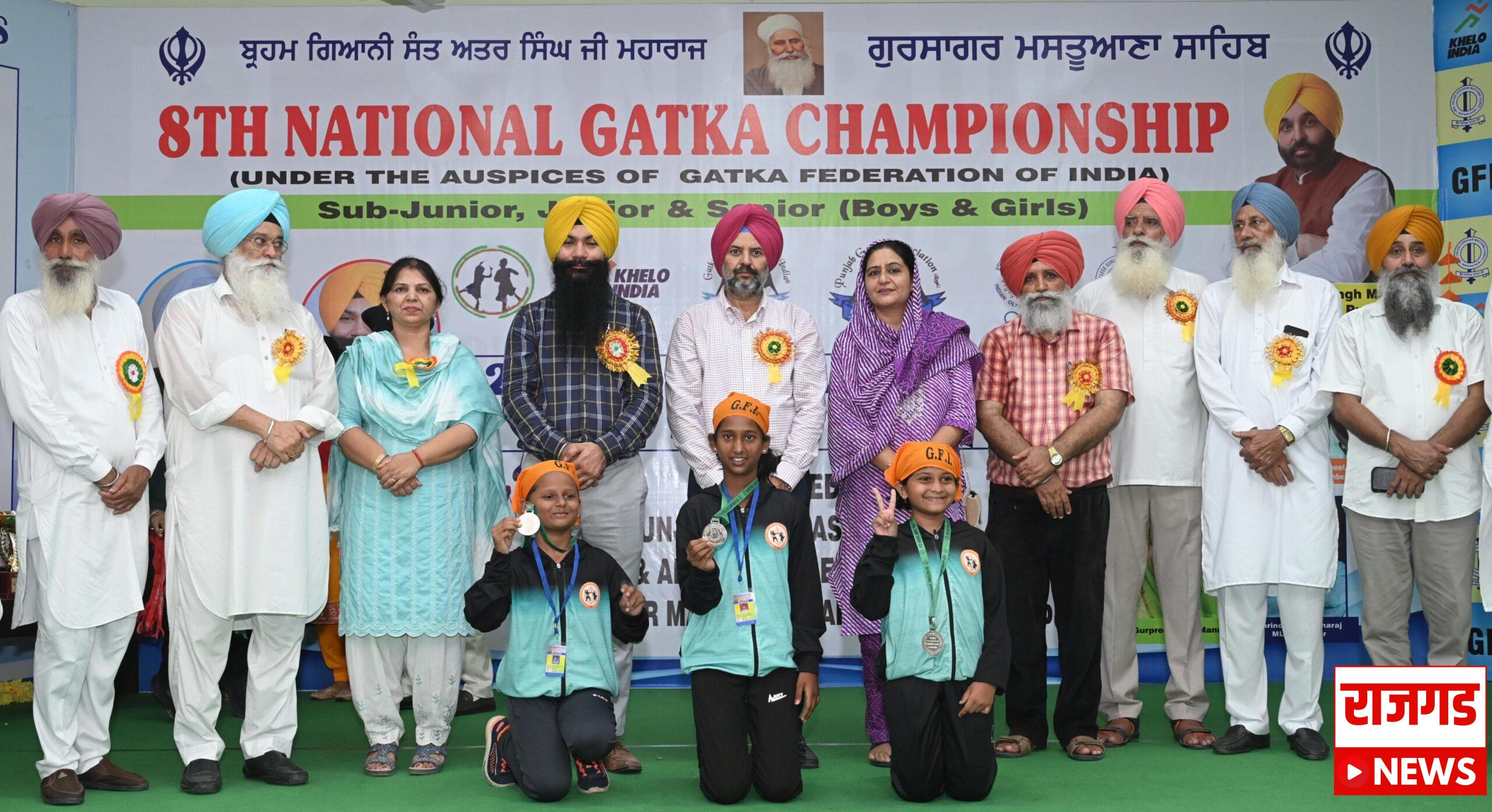 कौतुकास्पदः पुरंदरमधील विद्यार्थिंनीची पंजाब नॅशनल गतका क्रीडा स्पर्धेत सिल्व्हर मेडलवर मोहर