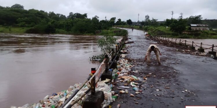 नवीन पुल बांधण्याची मागणीः भोर-कापुरव्होळ-वाई रस्त्यासाठी ३१५ कोटी खर्चून उपयोग काय? नागरिकांचा सवाल