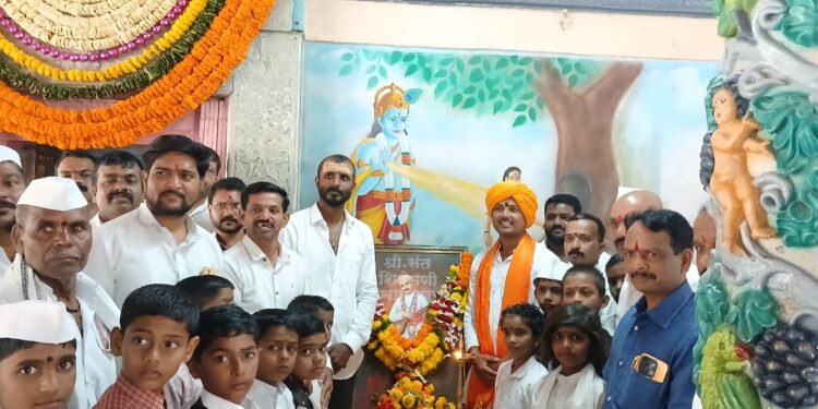 सासवडः संत सेना महाराज ६५४ व्या पुण्यतिथी निमित्त विविध कार्यक्रम; भजन-कीर्तनात भाविक झाले दंग