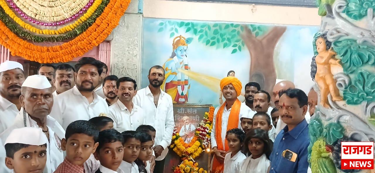 सासवडः संत सेना महाराज ६५४ व्या पुण्यतिथी निमित्त विविध कार्यक्रम; भजन-कीर्तनात भाविक झाले दंग