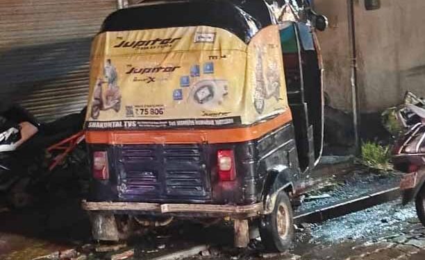 भोरमध्ये फिरताहेत विनानंबर प्लेटच्या रिक्षा: एका किलोमीटरसाठी मोजावे लागताहेत ५० रुपये, ‘ही’ तर प्रवाशांची लूट