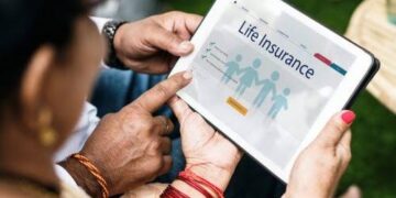 विमा कंपनी फसवणूक प्रकरण | वाघळवाडी गावचे तत्कालीन ग्रामसेवक नरसिंह राठोड यांच्या पत्नी व मुलासह भोरच्या सहा जणांवर गुन्हा दाखल 