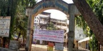 संतपाजनकः विद्यार्थ्याला शिक्षिकेने केली पट्टीने मारहाण; मुलाच्या डोक्यातून रक्तस्त्राव, ठाण्यातील शाळेतील प्रकार
