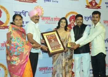 सन्मानः ग्रामविकास अधिकारी राजेंद्र सात्रस यांना महाराष्ट्र आयडॉल २०२४ पुरस्कार प्रदान