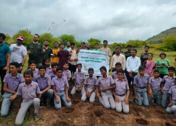 पुरंदरः गुरोळीमध्ये जपानच्या नव्या तंत्रज्ञान पद्धतीने वृक्ष लागवड; ‘मियावॅाकि’ या जपानी नैसर्गिक तत्त्वज्ञानाचा वापर