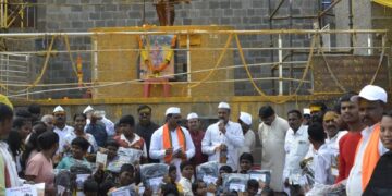 जयंतीः जेजुरी गडावर आद्यक्रांतीकारक उमाजीराजे नाईक यांची जयंती मोठ्या उत्साहात साजरी