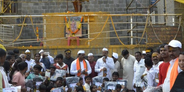 जयंतीः जेजुरी गडावर आद्यक्रांतीकारक उमाजीराजे नाईक यांची जयंती मोठ्या उत्साहात साजरी