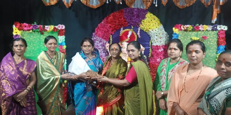 महिलांसाठी संगीत खुर्चीः भैरवनाथ तरुण मंडळाच्या वतीने आयोजन, विजेत्या महिलांना मिळाली भरझरी पैठणी