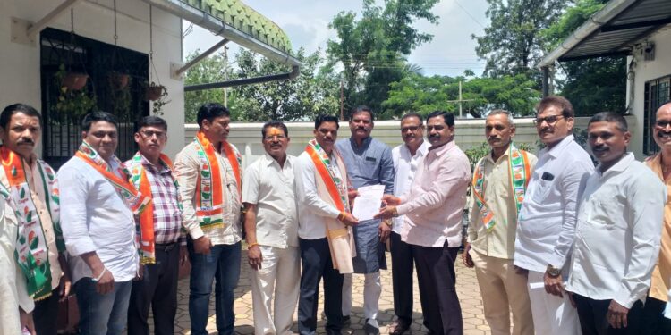 भोरचे राजकारणः पक्ष संघटन मजबूत करण्यासाठी आ. संग्राम थोपटे मैदानात; चिखलगावातील कार्यकर्त्यांचा पक्षप्रवेश