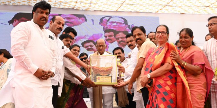 पुरंदरः जेजुरीत विविध विकास कामे व मल्हार नाट्यगृहाचे खासदार शरद पवार यांच्या हस्ते उद्घाटन; आमदार संजय जगताप यांच्या सततच्या पाठपुराव्याला यश