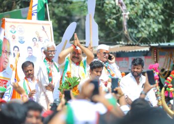 विधानसभेचे रणांगणः माझ्या मागे पवार साहेबांचा हात; पुढ कितीबी येवद्या, त्यांना……आघाडीचे उमेदवार संजय जगताप यांचे सभेतून जोरदार शक्ती प्रदर्शन