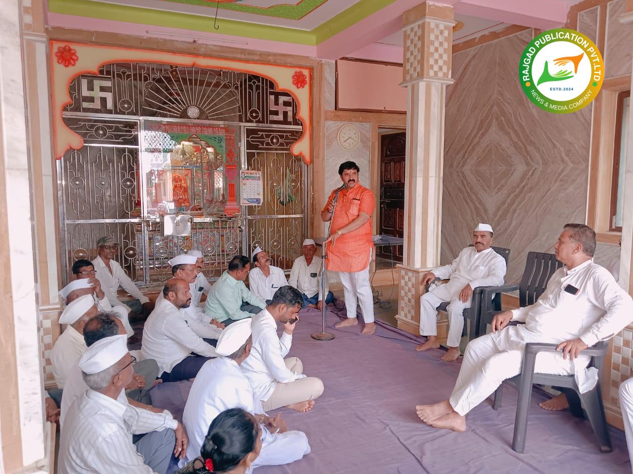 जे पाच वर्षात कधी गावात आले नाहीत, त्यांनी भागात आपलं तोंड कधी दाखवलं नाही ; असे आता पाच वर्षांनी येतील मते मागायला- विठ्ठल आवाळे