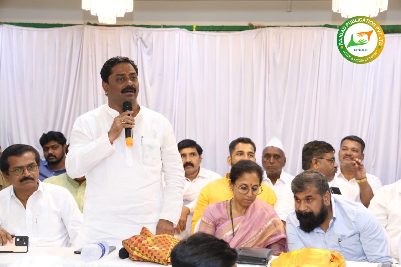 पुण्यात महाविकास आघाडीची बैठक संपन्न; खा. सुप्रिया सुळे, शिवसेनेचे उपनेते सचिन अहिर यांच्याकडून पदाधिकारी व कार्यकर्त्यांना मार्गदर्शन