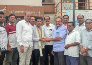 कौतुकास्पदः अवलिया डॅाक्टर मंदार माळी यांच्यामुळे मिळतेय गरजूंना तात्काळ वैद्यकीय सेवा; आरोग्यमंत्री तानाजी सावंत यांनी देखील केले कौतुक