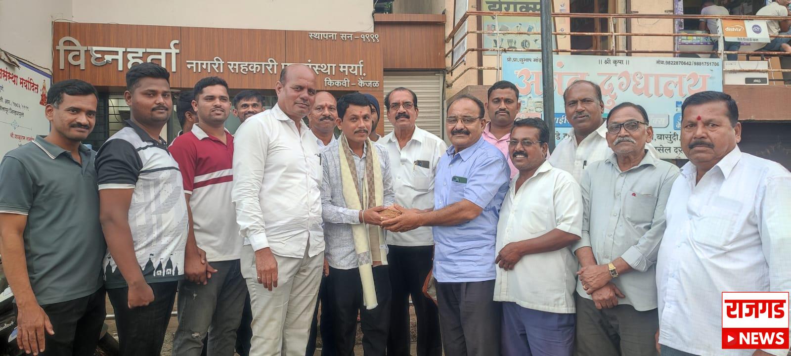 कौतुकास्पदः अवलिया डॅाक्टर मंदार माळी यांच्यामुळे मिळतेय गरजूंना तात्काळ वैद्यकीय सेवा; आरोग्यमंत्री तानाजी सावंत यांनी देखील केले कौतुक