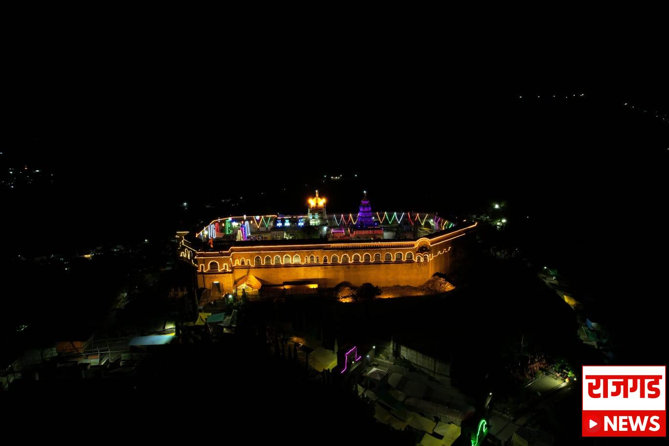 जेजुरीगडावर विधिवत पद्धतीने घटस्थापना; गडाला आकर्षक विद्युत रोषणाई