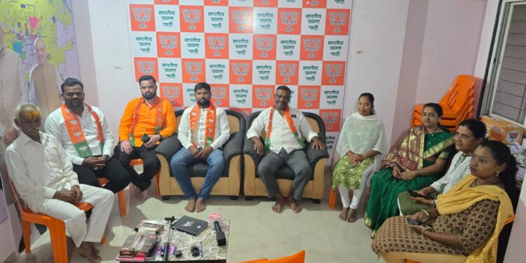 जेजुरीः मा. नगरसेवक व मा. विश्वस्तांनी केलेले आरोप बिनबुडाचे; शहर भाजपकडून निषेध, ‘त्या’ आरोपांचे त्यांनी पुरावे द्यावेतः शहर भाजप