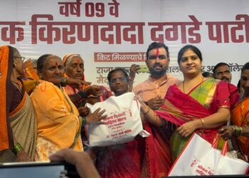 मिशन इलेक्शनः भोरमध्ये किरण दगडे यांच्याकडून जोरदार शक्तीप्रदर्शन; नागरिकांना दिवाळी किटेचे केले वाटप, नागरिकांना केले ‘हे’ आवाहन