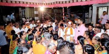 संवाद यात्राः वाई विधानसभा क्षेत्रातील नागरिकांशी शिवसेनेच्या पुरुषोत्तम जाधव यांनी साधला संवाद; नागरिकांचा जनसंवाद यात्रेस मोठा प्रतिसाद