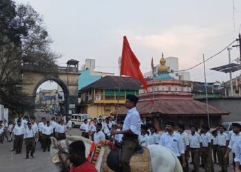 भोरमध्ये राष्ट्रीय स्वयंसेवक संघाचे विजयादशमीचे संचलन उत्साहात संपन्न; २७३ स्वयंसेवक सहभागी, ठिकठिकाणी रांगोळी, पुष्पवृष्टी आणि आतिषबाजी