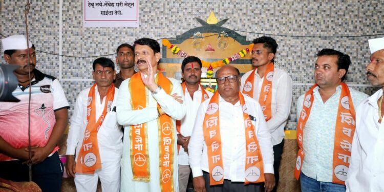 वाईः घराणेशाहीच्या नावावर निवडूण येणाऱ्या…….शिवसेना सातारा जिल्हा प्रमुख पुरुषोत्तम जाधव यांचे विद्यमान आमदारांवर जोरदार टीकास्त्र