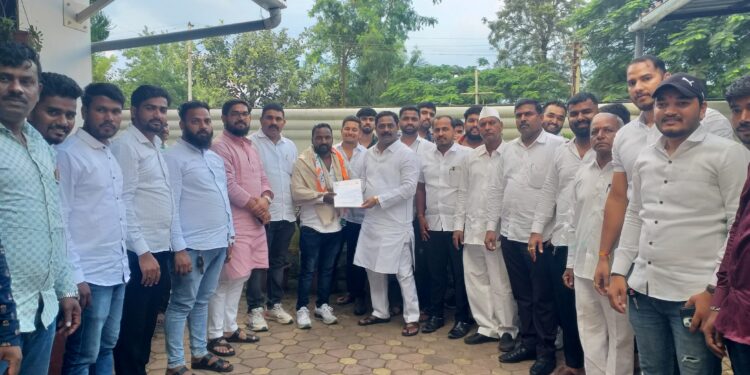 राजगडः कोळवडी गावातील तरुणांचा आमदार संग्राम थोपटेंच्या कार्यप्रणालीवर विश्वास; काँग्रेस पक्षात केला जाहीर प्रवेश