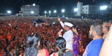 मुळशीः भर पावसात रंगला खेळ पैठणीचा कार्यक्रम; सुनंदा तोंडे ठरल्या फोर व्हिरलच्या विजेत्या, चांडाळ चौकडी फेम रामभाऊ जगताप यांनी खेळात आणली रंगत