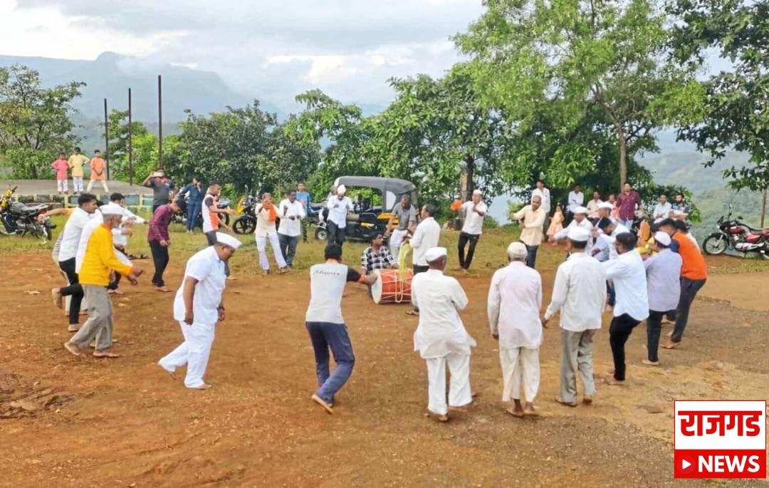 भोरः दसरा सणानिमित्त हिर्डोशी येथे गजनृत्यावर धामणदेववाडी ग्रामस्थांनी धरला ठेवा; धनगर समाजातील बांधवांचा सहभाग