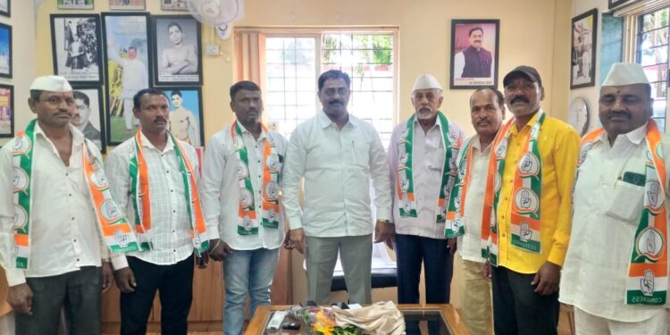 पक्षप्रवेशः रांजणवाडी गावातील अनेकांची आमदार संग्राम थोपटेंना साथ; अनेकांनी केला काँग्रेसमध्ये प्रवेश