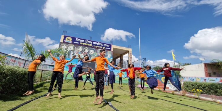 पुरंदरची कदमवस्ती शाळा ठरली दुसऱ्यांदा ‘मुख्यमंत्री माझी शाळा सुंदर शाळा’ उपक्रमात अव्वल; विद्यार्थी, शिक्षक व ग्रामस्थांचा जल्लोष