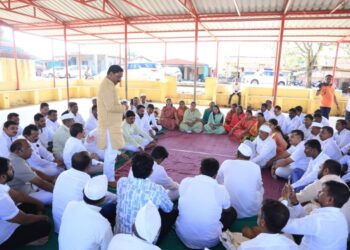 गावभेट दौराः मुळशी तालुक्यातील नागरिकांंशी आमदार संग्राम थोपटे यांनी साधला संवाद; २४ तारखेला फॉर्म भरण्यासाठी उपस्थित राहून आशिर्वाद देण्याचे केले आवाहन